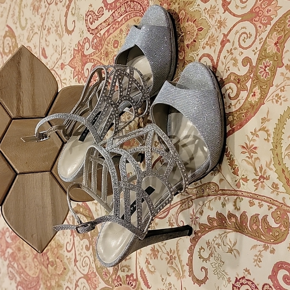 Caparros Strappy Heel, 8.5B, Silver
